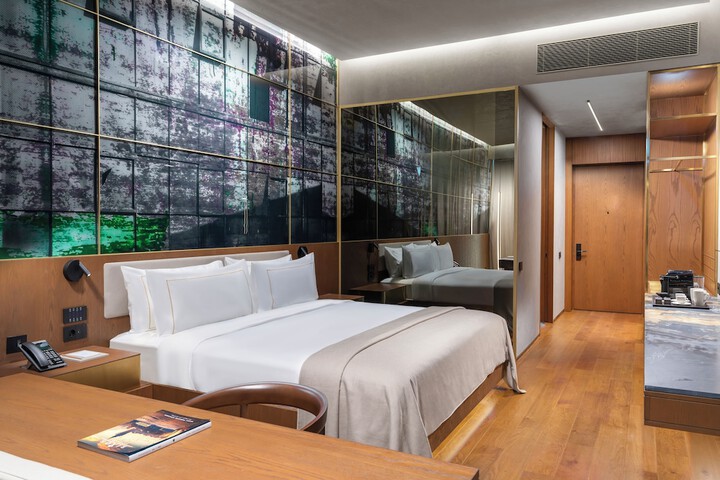 Room 30 of 89