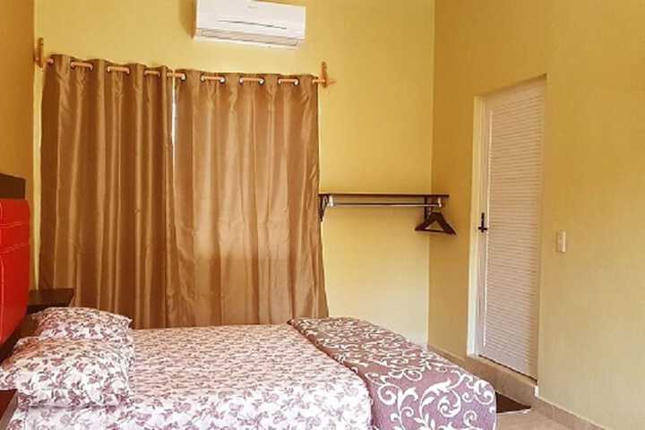 Room 25 of 46