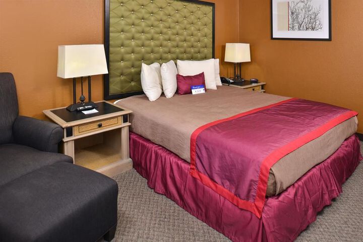 Room 8 of 39