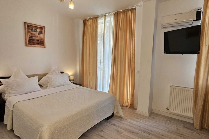 Room 49 of 230