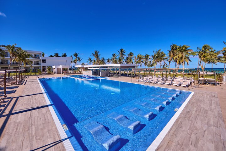 Hotel Pool