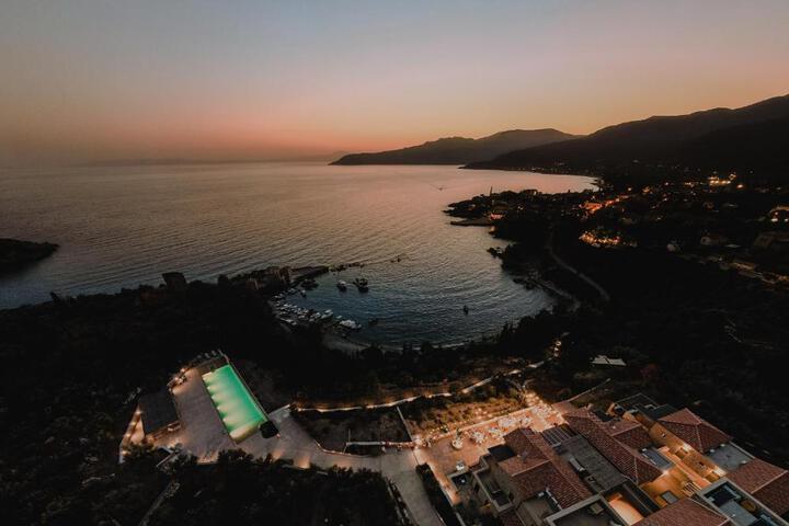 Diapori Suites Hotel