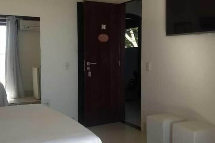 Room 25 of 80
