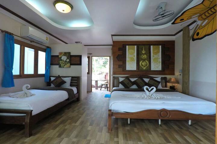 Room 5 of 160