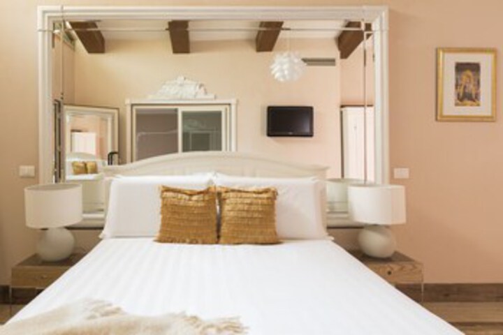 Room 21 of 28