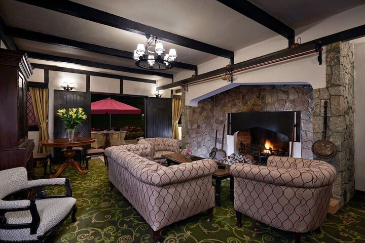 Hotel Interior 4 of 29