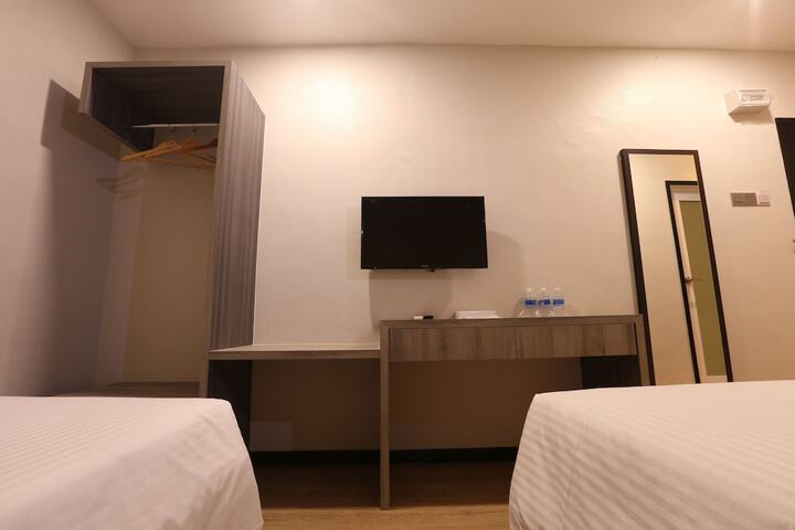 Room 13 of 49
