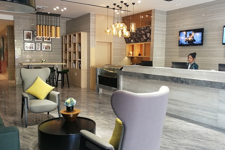 Hotel Interior 10 of 32