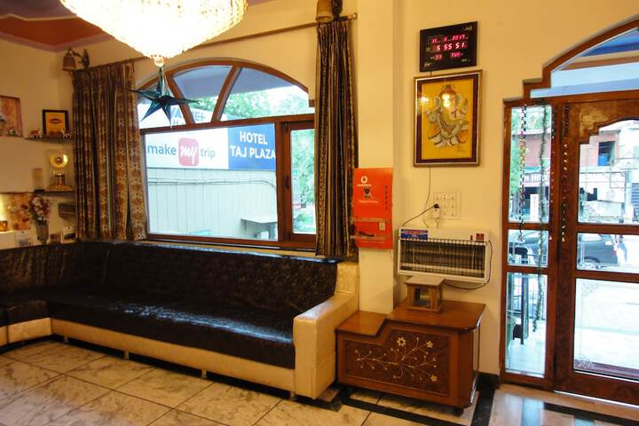 Entrance & Lobby