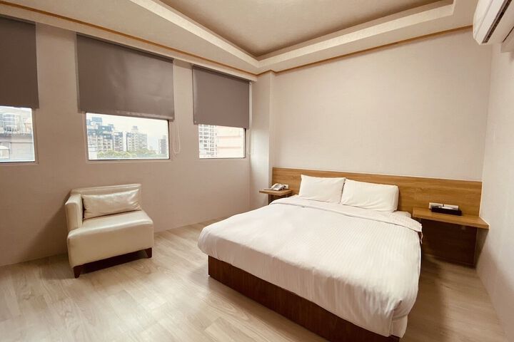 Room 17 of 38