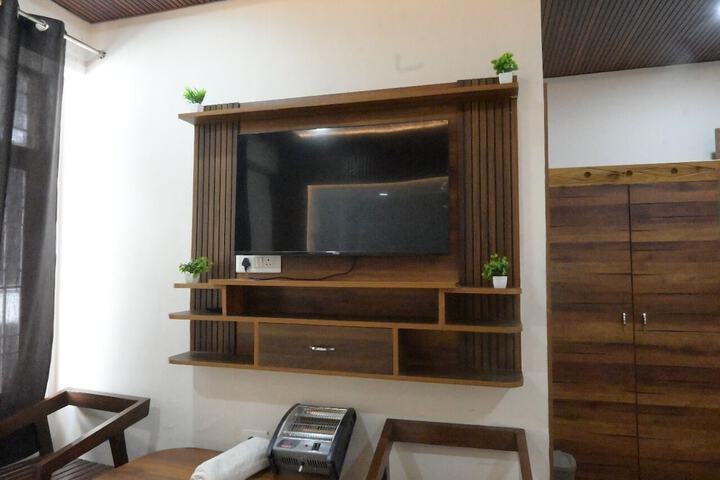 Room 15 of 50