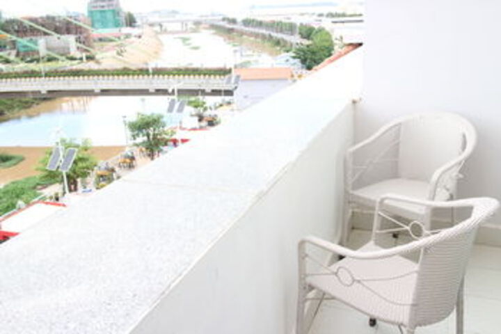 Terrace/Patio 8 of 142