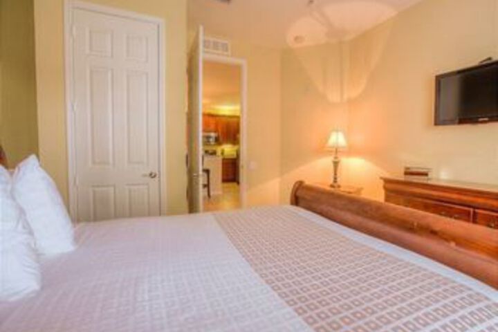 Room 8 of 17