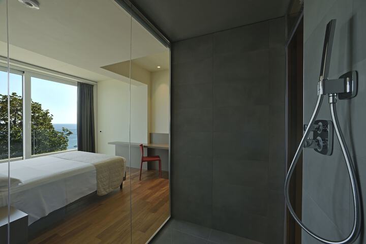 Room 56 of 75