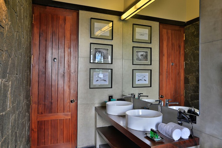 Room 5 of 17