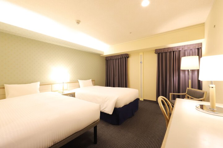 Room 10 of 22