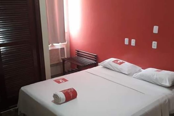 Room 10 of 14