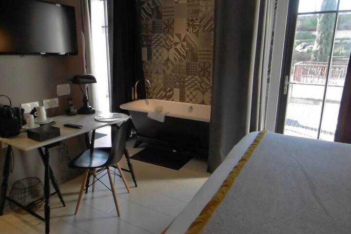 Room 43 of 101
