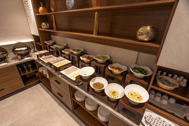 Dining 16 of 20