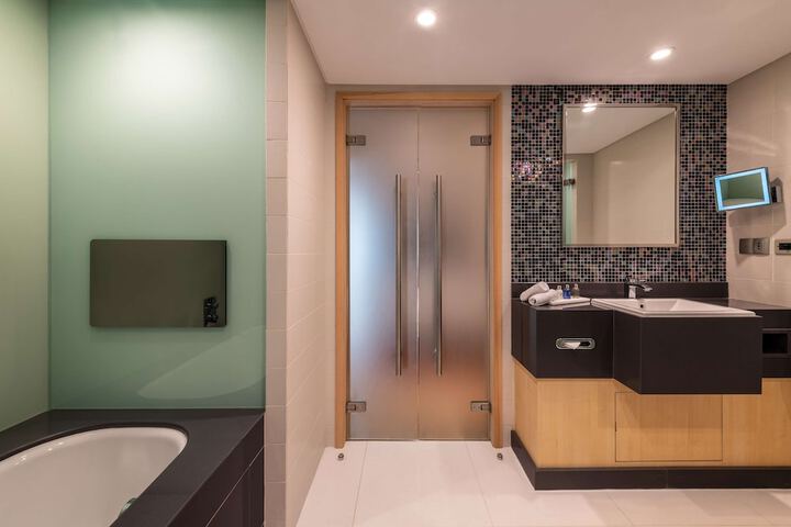 Room 45 of 148