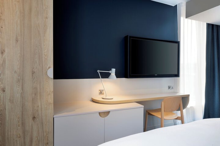 Room 15 of 54