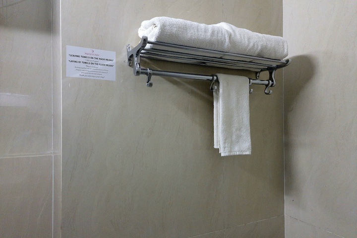 Room 34 of 71