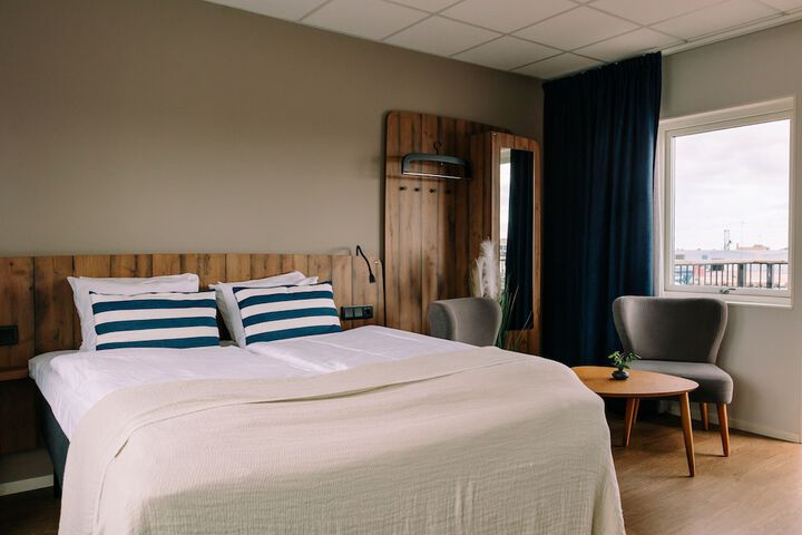 Room 7 of 14