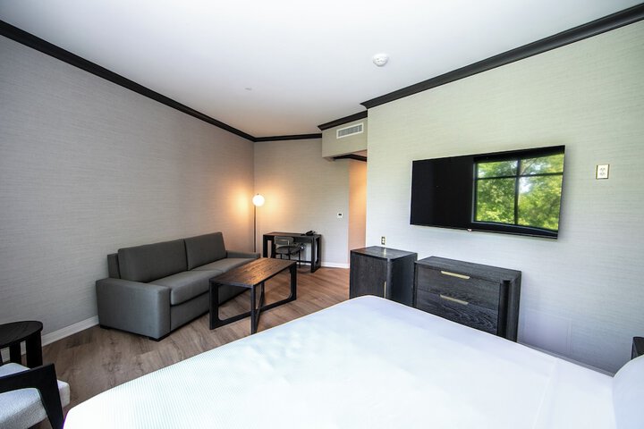 Room 4 of 15