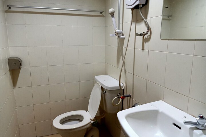 Room 40 of 49