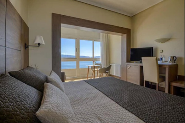 Room 10 of 65
