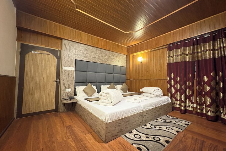 Room 17 of 40