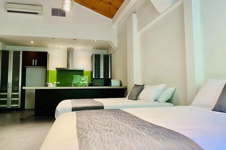 Room 5 of 52