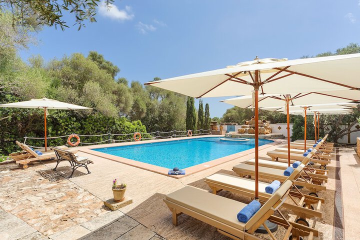 Pool 50 of 77