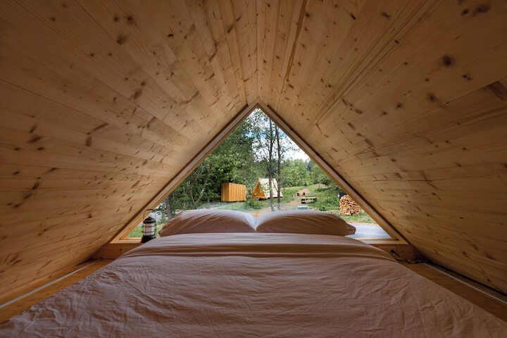 Cabin Queen Size Bed (5 of 6)