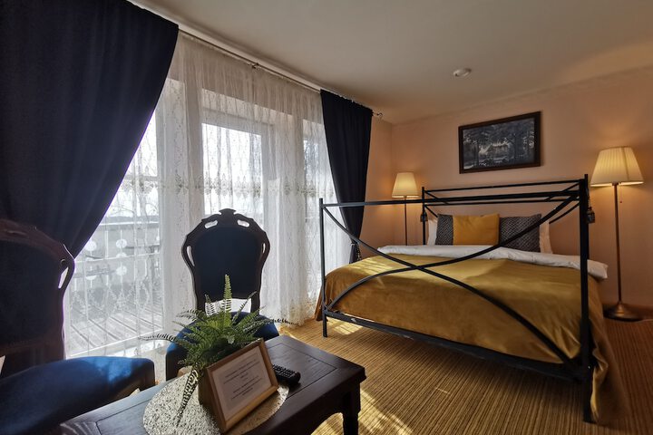 Room 19 of 39