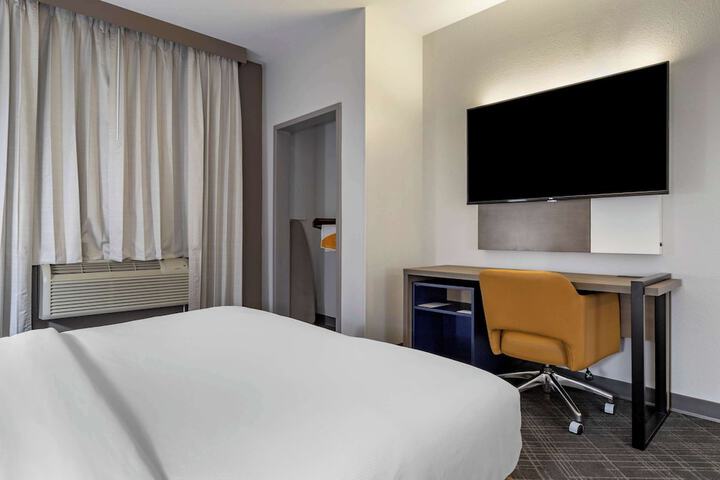 Room 12 of 40