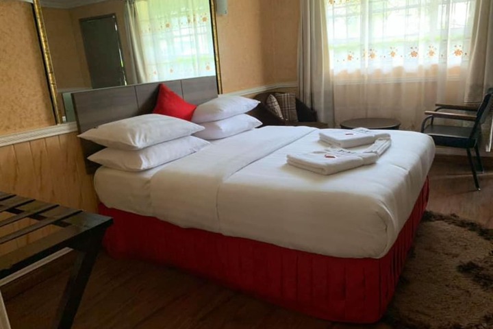 Room 10 of 15