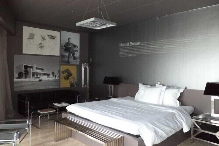 Room 35 of 79