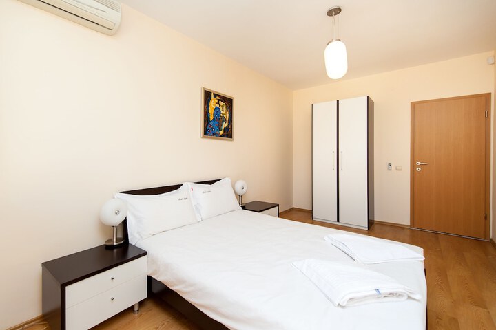 Room 3 of 46