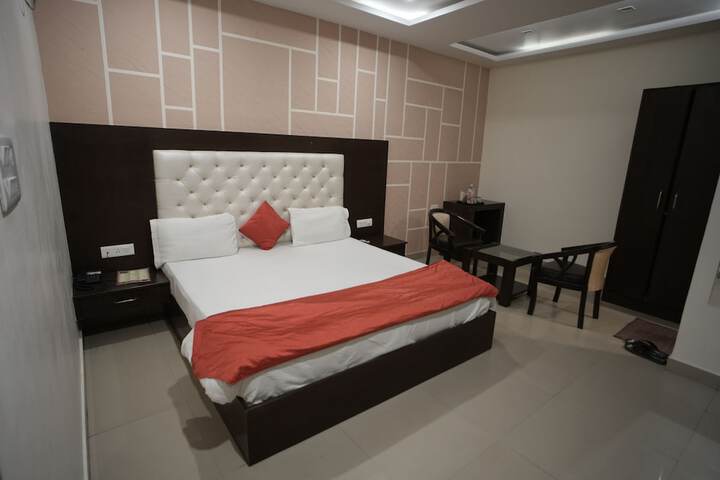 Room 8 of 24