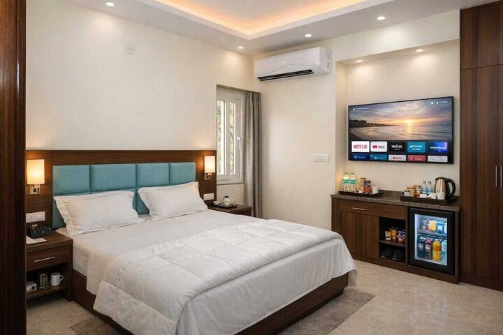 Room 5 of 16