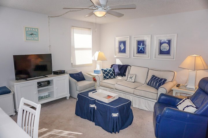 Room 6 of 325