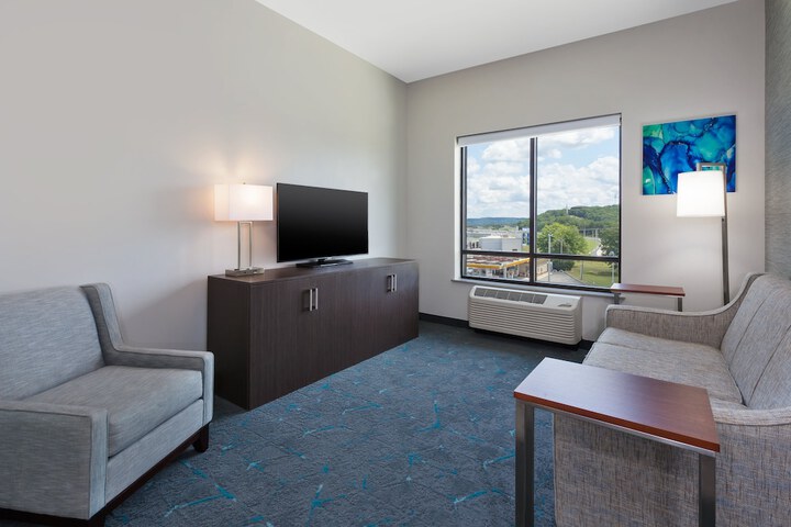 Room 7 of 37