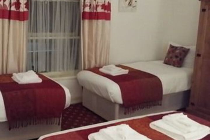 Room 17 of 33