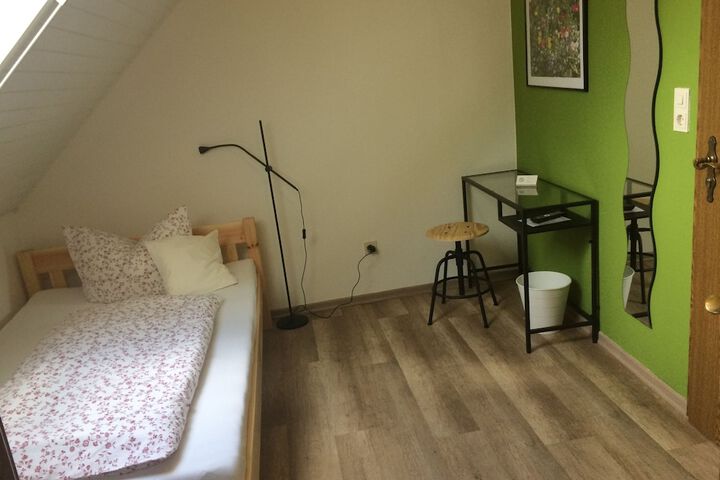 Room 6 of 30
