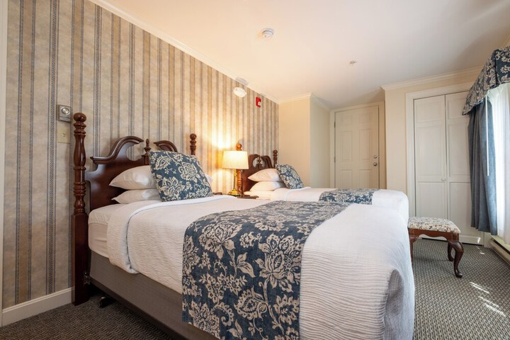 Room 35 of 176