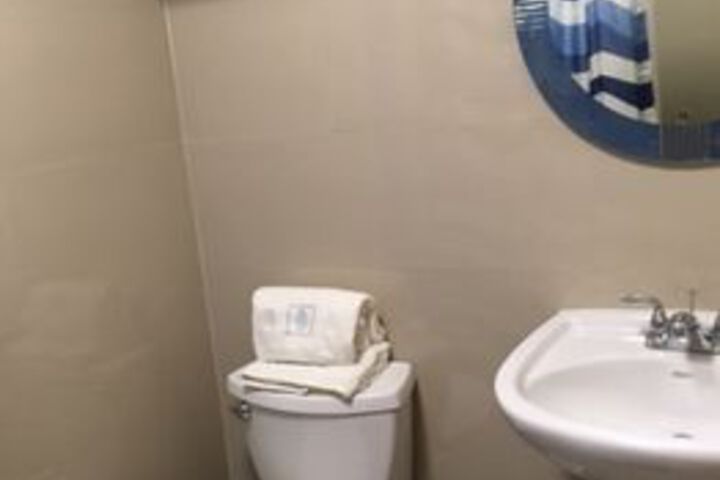 Room 30 of 44