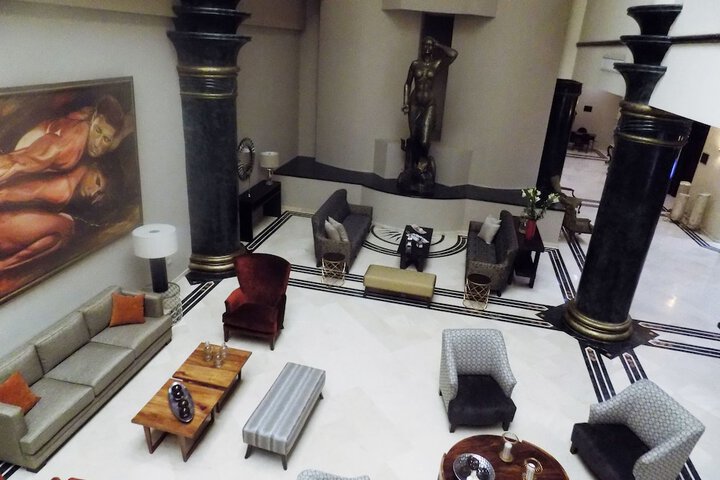 Entrance & Lobby