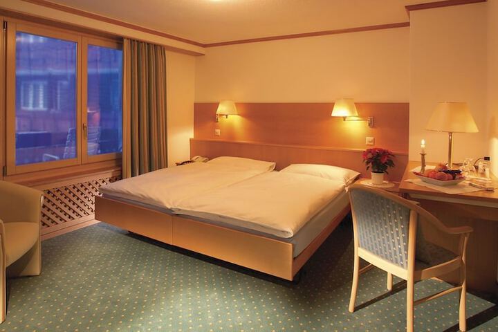 Room 9 of 47