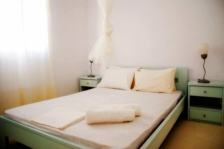Room 12 of 15